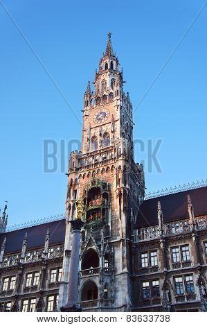 New city hall of Munich and Mariensaeule