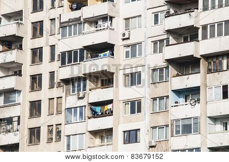 Large obsolete residential block