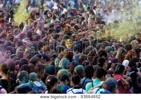 Face In Colorfest - Festival Of Paints
