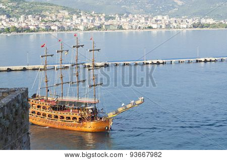 Tourist boat