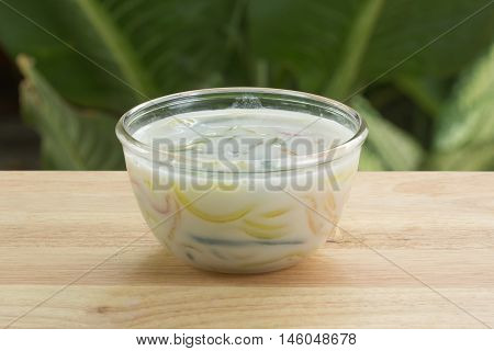 Lod Chong / rice noodles made from rice eaten Pandan with coconut milk / Traditional thai dessert