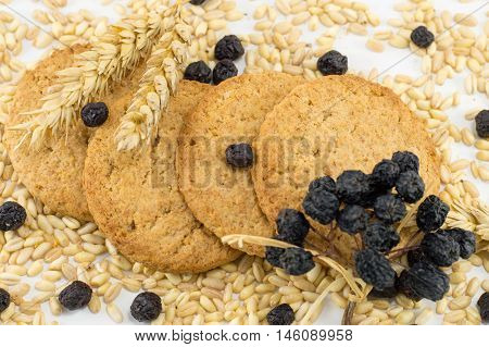 Integral Bisuits With Aronia