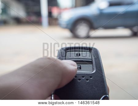 Unlock the car by modern remote key