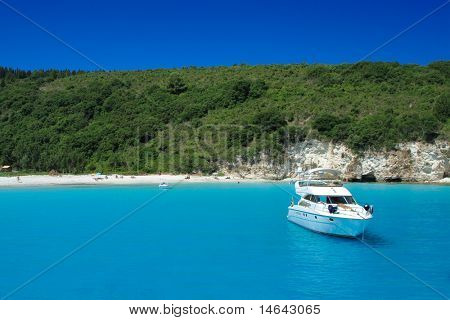 Voutoumi sahilde Paxos Adası Yunanistan anti