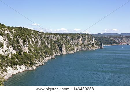 The Duino cliffs are made of carbonate rocks created by the sedimentation of animal shells on the bottom of a shallow sea