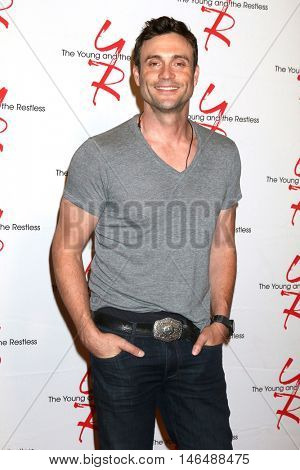 LOS ANGELES - SEP 8:  Daniel Goddard at the Young and The Resltless 11,000 Show Celebration at the CBS Television City on September 8, 2016 in Los Angeles, CA