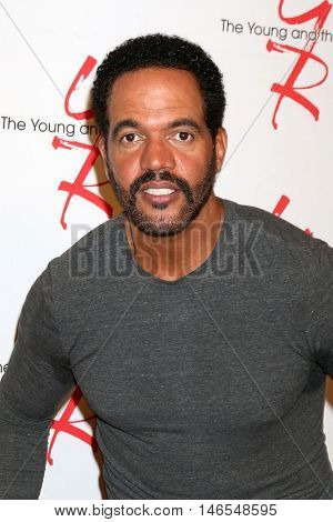 LOS ANGELES - SEP 8:  Kristoff St John at the Young and The Resltless 11,000 Show Celebration at the CBS Television City on September 8, 2016 in Los Angeles, CA