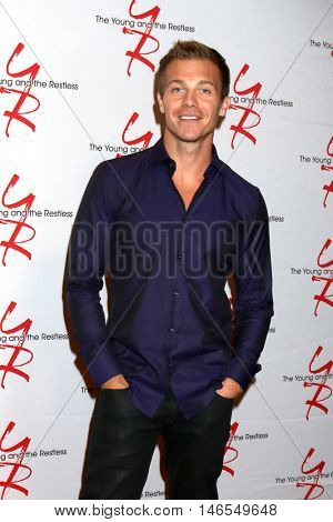 LOS ANGELES - SEP 8:  Michael Roark at the Young and The Resltless 11,000 Show Celebration at the CBS Television City on September 8, 2016 in Los Angeles, CA