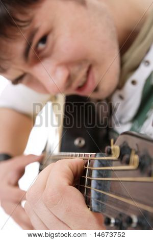 Mann mit Gitarre, isolated on white