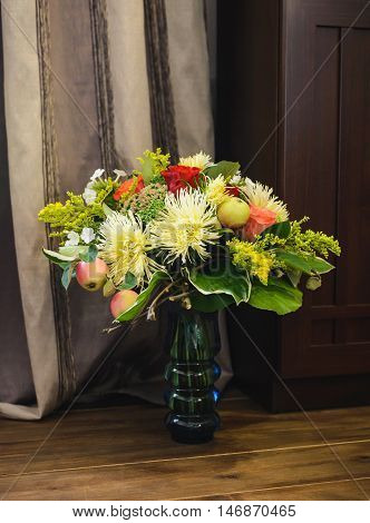 bouquet of apple Chrysanthemum rowan stonecrop anisetree phlox