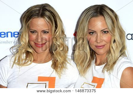 LOS ANGELES - SEP 9:  Brittany Daniel, Cynthia Daniel at the 5th Biennial Stand Up To Cancer at the Walt Disney Concert Hall on September 9, 2016 in Los Angeles, CA
