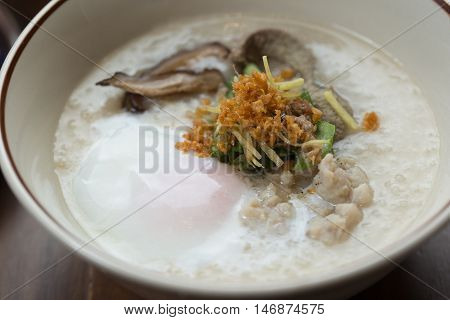 porridge, pork, rice, chicken, congee, egg, food, asian, gruel, meal, cuisine, bowl, traditional, breakfast, chinese, lunch, white, vegetable, dinner, healthy, culture, restaurant, thai, delicious, ingredient