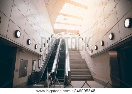Bangkok,thailand-march 25,2018 : Close Up Floor Platform Electric Escalator Is Moving Up Staircase. 