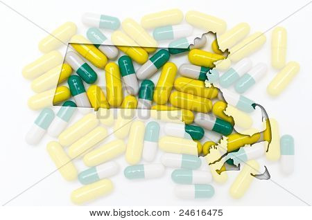 Kontur kort over Massachusetts med gennemsigtig piller i baggrunden