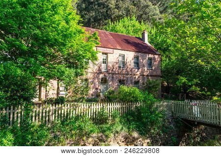Walhalla, Australia - October 17, 2015: Windsor House Bed And Breakfast In The Small Mining Town Of 