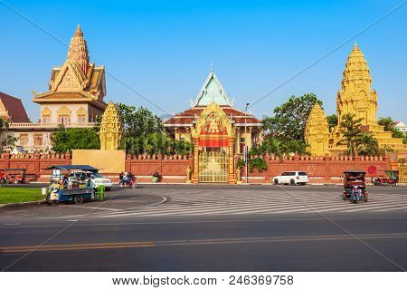 Wat Ounalom Is A Buddhist Temple Located On Sisowath Quay Near The Royal Palace In Phnom Penh In Cam