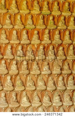 重庆大足石刻的佛像chongqing Dazu Stone Statue Of Buddha