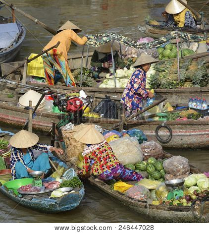 Phong Dien, Vietnam - December 31st 2017. Boat On The River At The Phong Dien Floating Market Near C