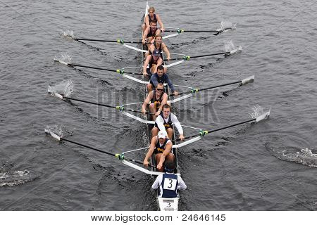 University Of California - Berkeley løb i hovedet af Charles Regatta