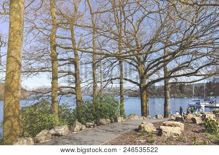 South Lakeland, Uk - April 2018: Lakeside Walkway Near Bowness Pier At Bowness-on-windermere, A Smal
