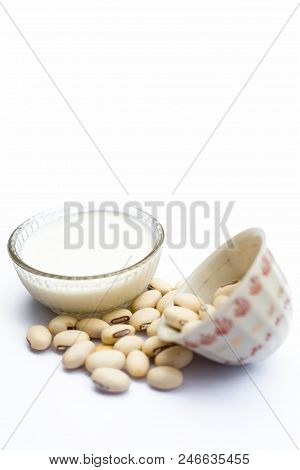 Ayurvedic Herb Kaunch Or Velvet Bean Or Bengal Velvet Bean Or Kapikachhu Or Mucuna Pruriens Isolated