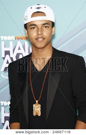 LOS ANGELES - OCT 26: Connor Cruise arrives at Nickelodeon's 2011 TeenNick HALO Awards held at the Hollywood Palladium on October 26, 2011 in Los Angeles, California.