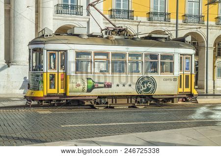 Portugal, Lisabon City, Rails, Train, Urban. 2014 Travel.