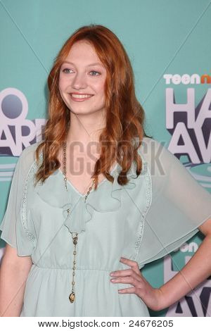 ลอสแองเจลิส - 26 oct: Jacqueline Emerson 2554 ขอให้โชค TeenNick HALO รางวัลที่โฮจิมินห์