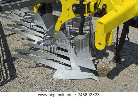 Agricultural Machinery And Equipment, Technical Equipment For Harvesting Grain And Cereals, Agro-ind