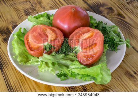 Fresh Tomatoes With Lettuce On A Plate, Organic Healthy And Natural Food