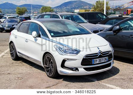 Saint-tropez, France - August 3, 2014: Motor Car Citroen Ds5 In The City Street.