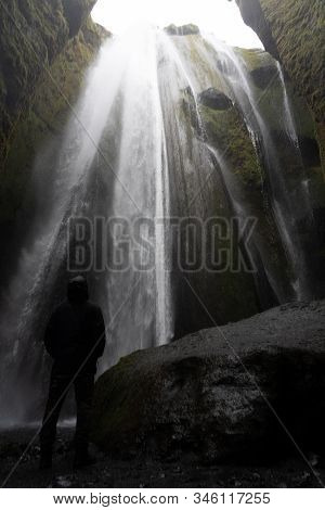 Hidden Cave Waterfall Gljufrabui In Iceland Roadtrip May 2018