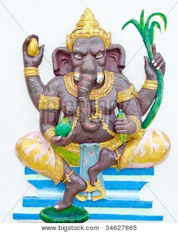 Bůh úspěchu 2 32 držení těla. Indický nebo hinduistický bůh Ganesha Avatar obrázek ve štuku