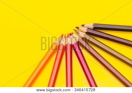Colored Pencils, Color Gamut