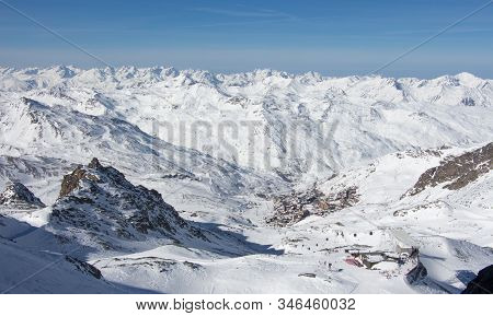 Val Thorens Aiguille Peclet Glacier View Sunset Snowy Mountain Landscape France Alpes