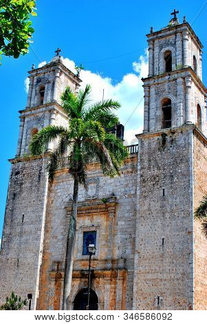 Valladolid Es Una Ciudad Ubicado En El Municipio Del Mismo Nombre, En El Estado Mexicano De Yucatán
