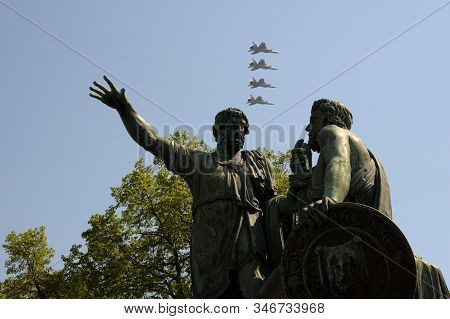 Moscow, Russia - May 7, 2019:monument To Minin And Pozharsky On Red Square In Moscow