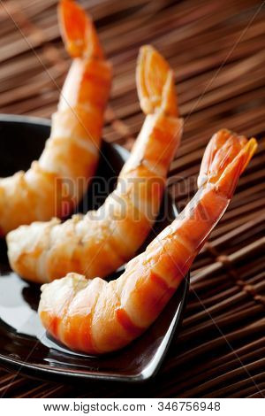 3 Delicious Cooked Shrimps Fresh Nature Black Plate