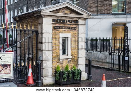 London, Uk - Jan 17, 2020:  This Is The Security Gatehouse For The Entrance To Ely Place  In London