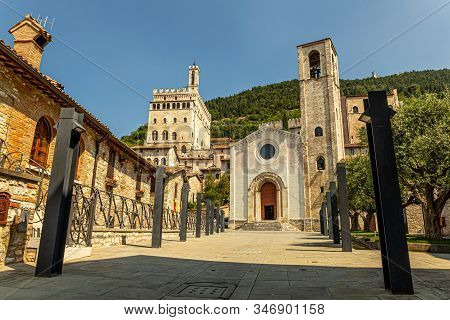 Photos Of The Beautiful Medieval Church And Houses Of The Umbrian Towns (italy)