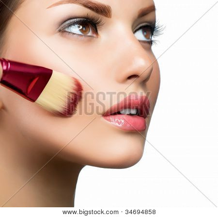 Makeup. Kosmetisk. Base for perfekt Make-up.Applying Make-up