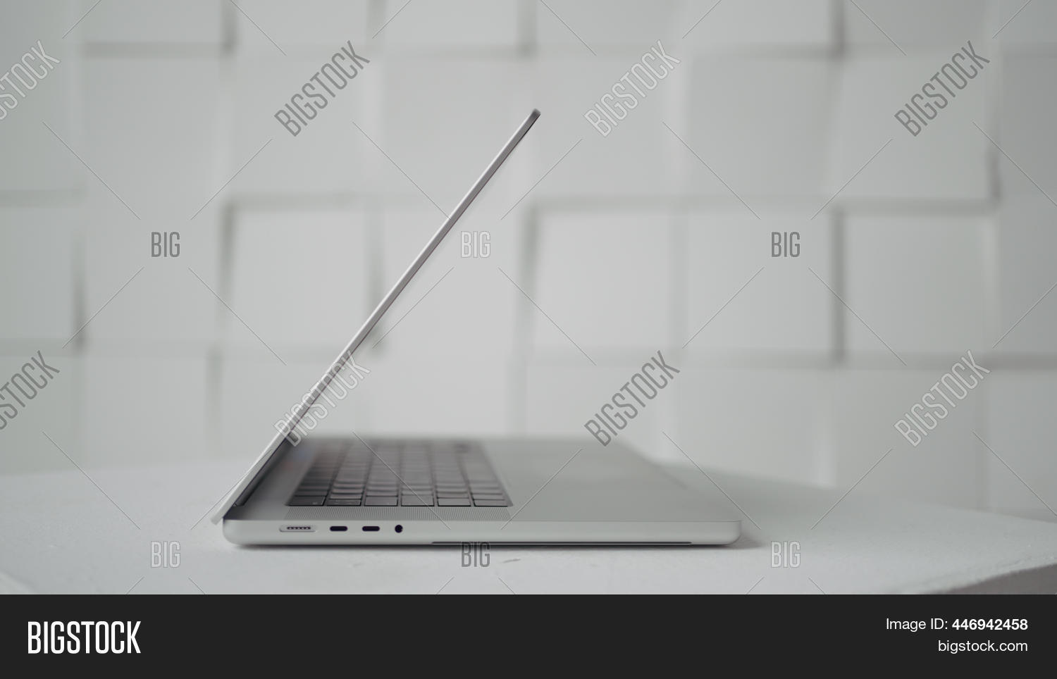 Side View New Laptop Image & Photo (Free Trial) | Bigstock