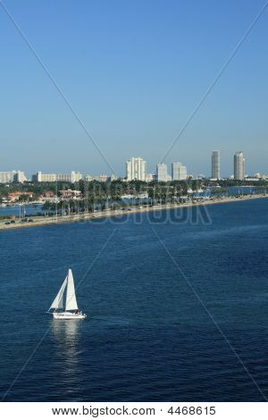 Barca a vela In South Beach Miami Florida