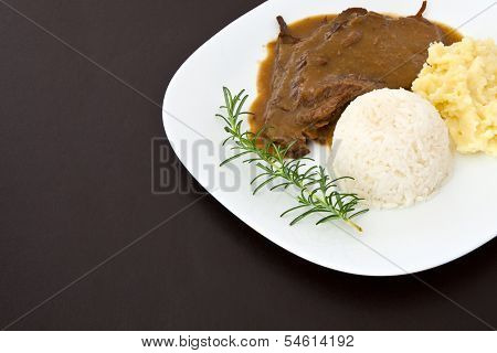 Roast eye of round with roti sauce dish