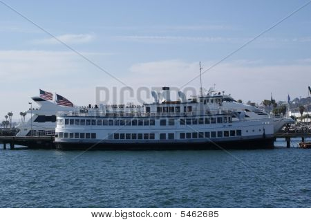 เรือล่องเรือ