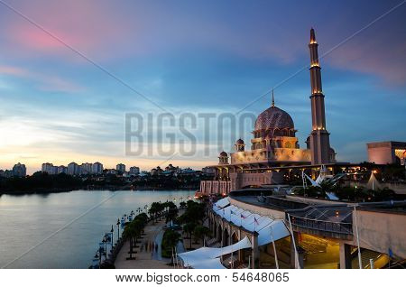 Sunset at Putra Mosque