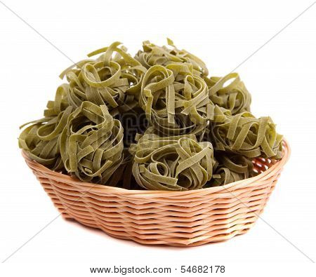 Tagliatelle paglia e fieno at basket