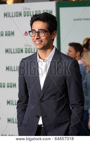 LOS ANGELES - MAY 6:  Suraj Sharma at the 