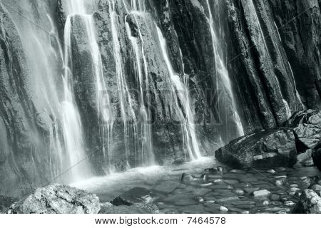 Wasserfall von Collados del ason