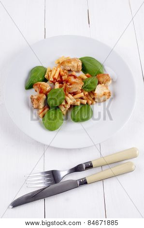 Maccaroni With Chicken Goulash And Basil